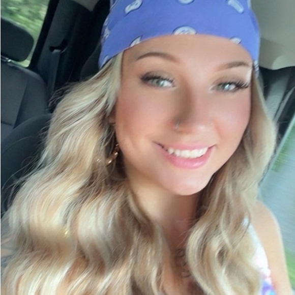 ashleyzeleny